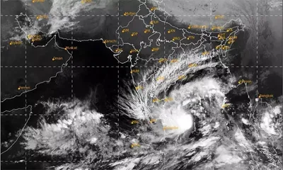 தென்மேற்கு வங்கக் கடலில் வலுப்பெற்றது காற்றழுத்தத் தாழ்வு பகுதி   மீனவர்கள் கடலுக்கு செல்ல தடை    