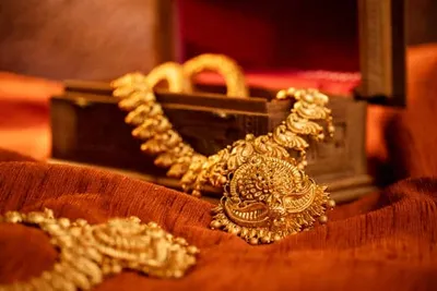 gold rate   நகை பிரியர்களுக்கு இன்ப அதிர்ச்சி    ஒரே நாளில் சவரனுக்கு ரூ  1 520 சரிவு    