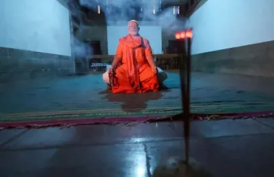  விவேகானந்தர் பாறையில் மோடி தியானம்  45 மணி நேர தியானத்துக்கு இடையே சாப்பாடே கிடையாதாம்  
