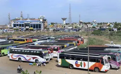 தொடர் விடுமுறை   சென்னையில் இருந்து சொந்த ஊர் படையெடுக்கும் மக்கள்     அலறவிடும் ஆம்னி பேருந்து கட்டணம்