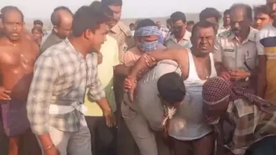 ஒடிசாவில் பெரும் சோகம்     படகு கவிழ்ந்து 2 நபர்கள் உயிரிழப்பு   8 பேர் மாயம்    