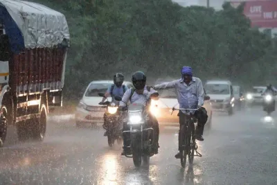 தமிழ்நாட்டில் இன்று முதல் 7 நாட்களுக்கு     இடி மின்னலுடன் மழை வெளுத்து வாங்கும்     வானிலை அலெர்ட்    