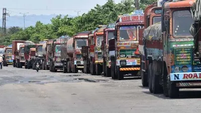 லாரி ஒட்டுநர்களுக்கு குட்நியூஸ் … இருக்கையில் ஏசி கட்டாயம் … மத்திய அரசு அறிவிப்பு 