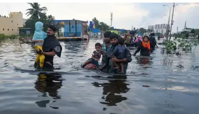 அடக்கடவுளே ‌   காஞ்சிபுரத்தில் உடைக்கப்பட்ட ஏரி    ஊருக்குள் புகுந்த தண்ணீர்    மின்சாரம் அனைத்தும் துண்டிப்பு    