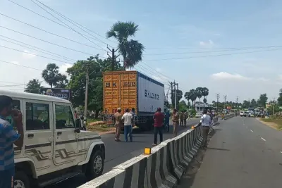 சேஸிங் செய்து பிடிக்கப்பட்ட கண்டெய்னர் லாரி     துப்பாக்கியுடன் கொள்ளை கும்பல்     என்கவுண்டர் செய்த போலீஸ்    